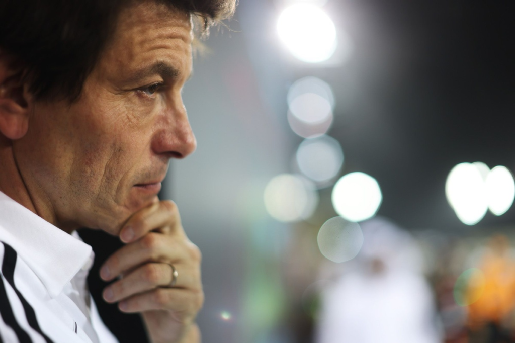 Wolff apoya a Vasseur y pide tiempo a Ferrari F1 con un apasionado alegato #F1 #FVDigital