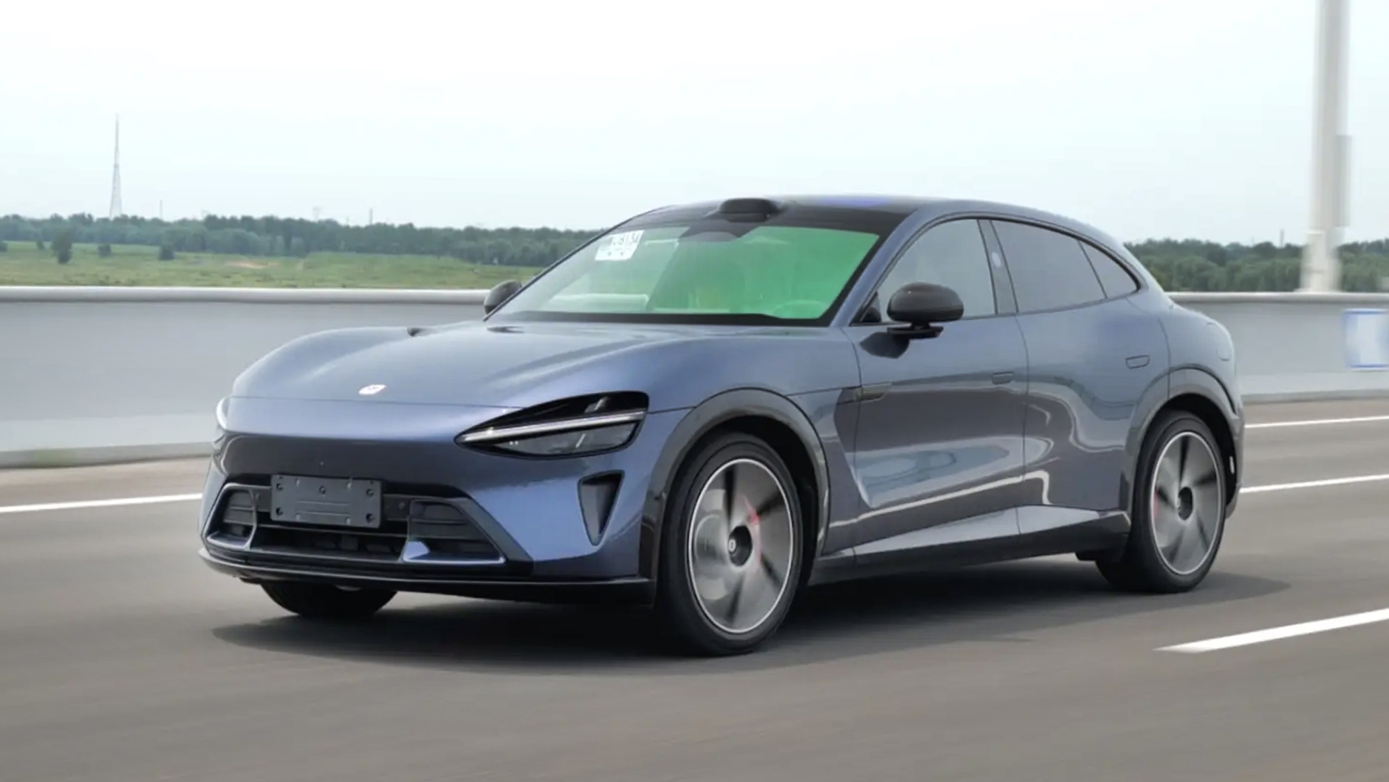 La marca china de moda 'tropieza' con su coche eléctrico de récords: su autonomía real es muy decepcionante
