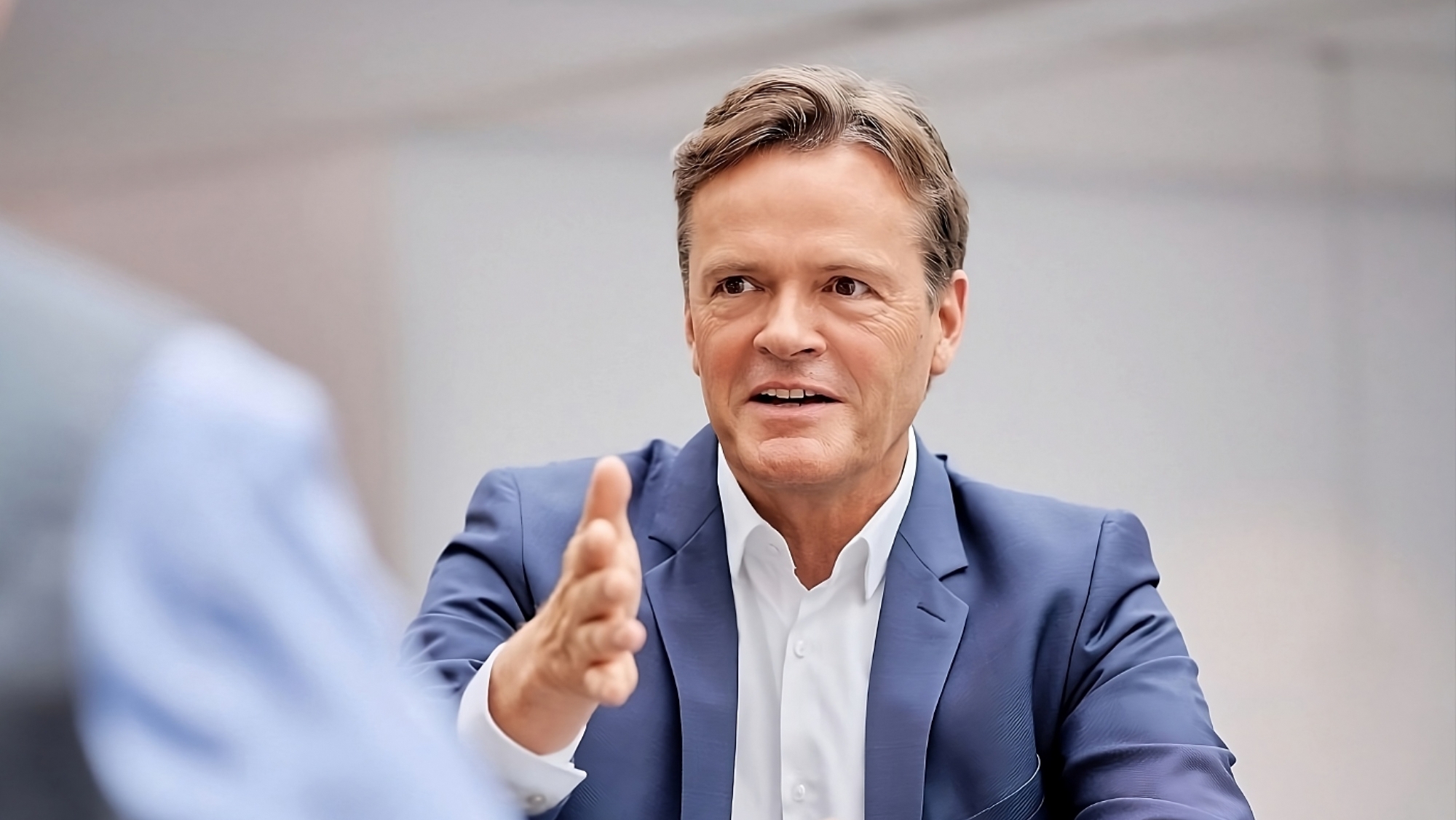 El jefe de Mercedes-Benz lo tiene claro: "Pensamos en motores de combustión para un mundo eléctrico y digital"