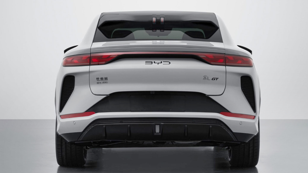 BYD planta cara al Mercedes CLA Shooting Brake con su propio familiar eléctrico con buena autonomía y menor precio