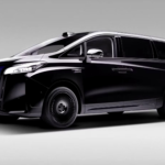 Apenas ha vendido 20 coches en su historia, pero Faraday Future presenta su oficina sobre ruedas con inteligencia artificial y cara