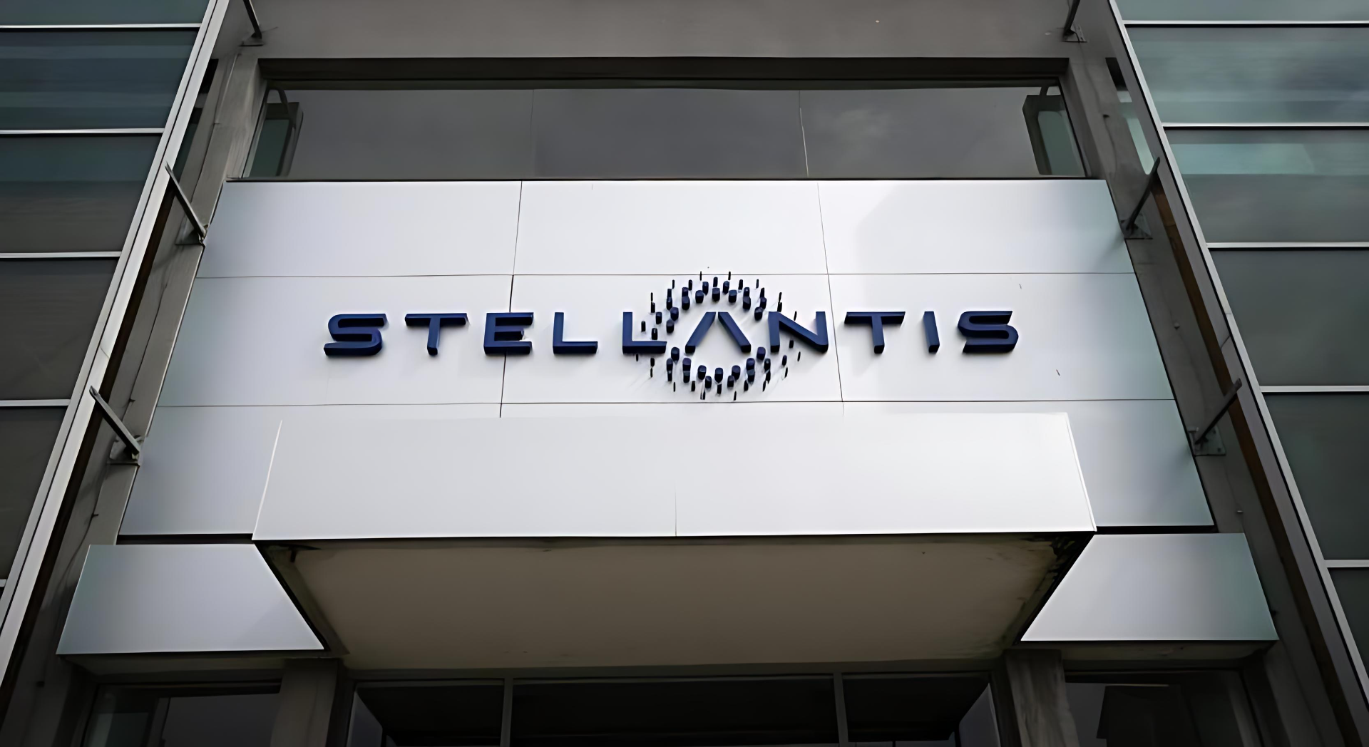 Stellantis pierde 2.300.000.000 de € hasta junio: los aranceles comienzan a golpear al automóvil