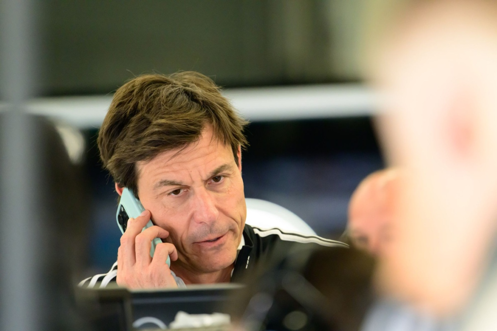 Wolff enfría los rumores de Verstappen a Mercedes y habla de su “prioridad absoluta” #F1 #FVDigital
