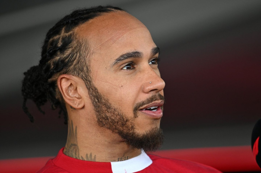 Por qué Hamilton guarda documentos y los envía a Ferrari F1 #F1 #FVDigital
