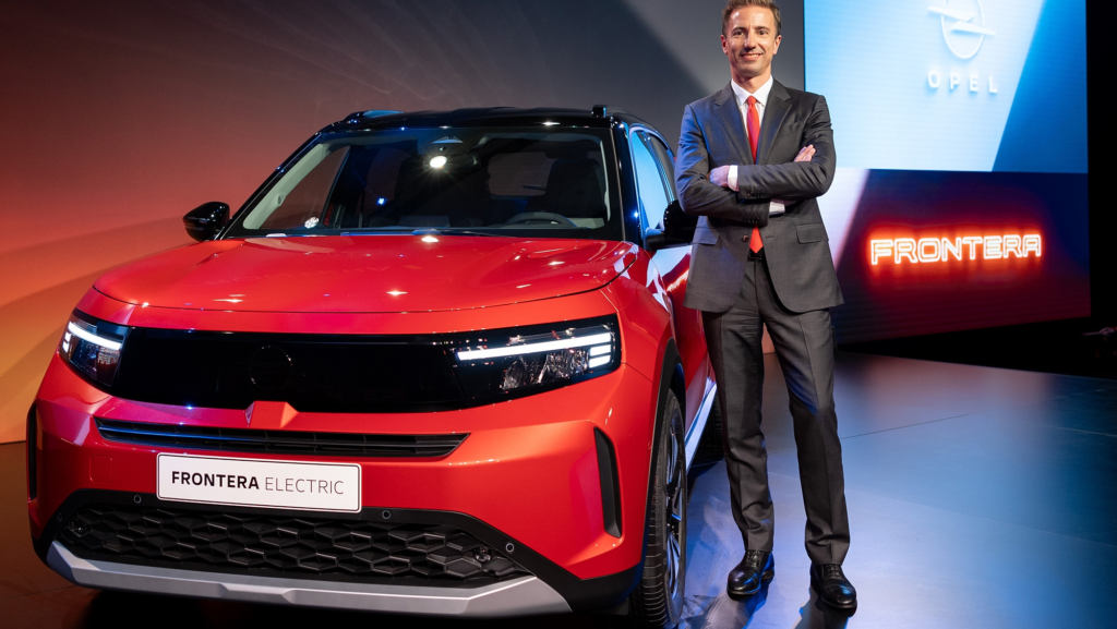 El CEO de Opel, Florian Huettl, dice que "para muchos clientes, el Frontera será su primer vehículo electrificado", y aclara que "Opel es eléctrico"