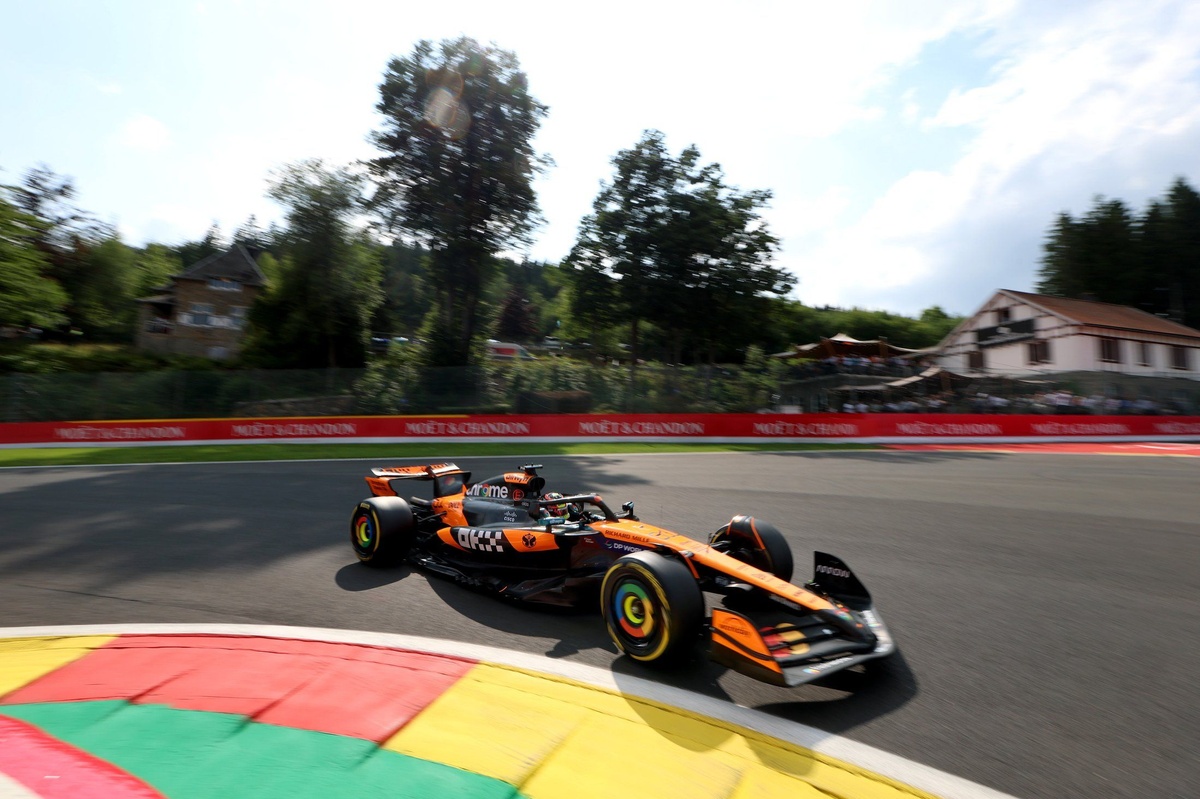 Piastri vuela en la clasificación sprint con Sainz 6º y Alonso fuera en SQ2 #F1 #FVDigital