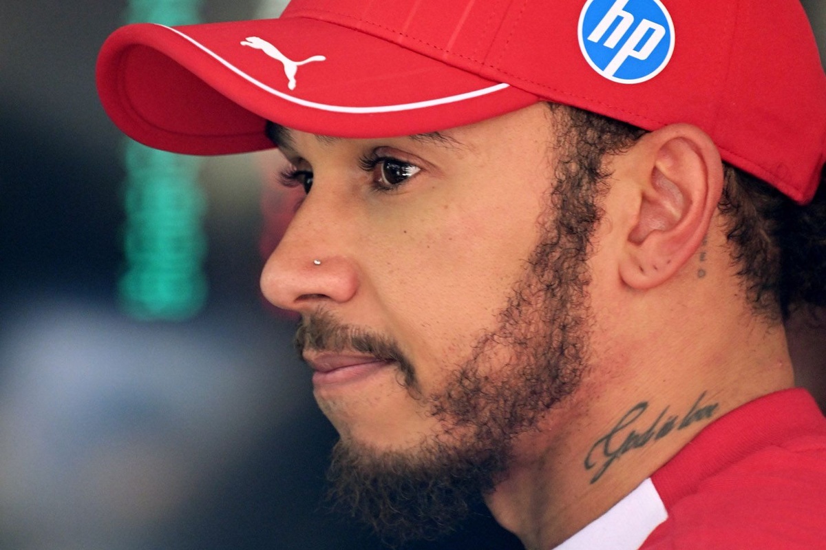 Hamilton pide perdón a Ferrari tras otro desastre en clasificación: “Es inaceptable” #F1 #FVDigital