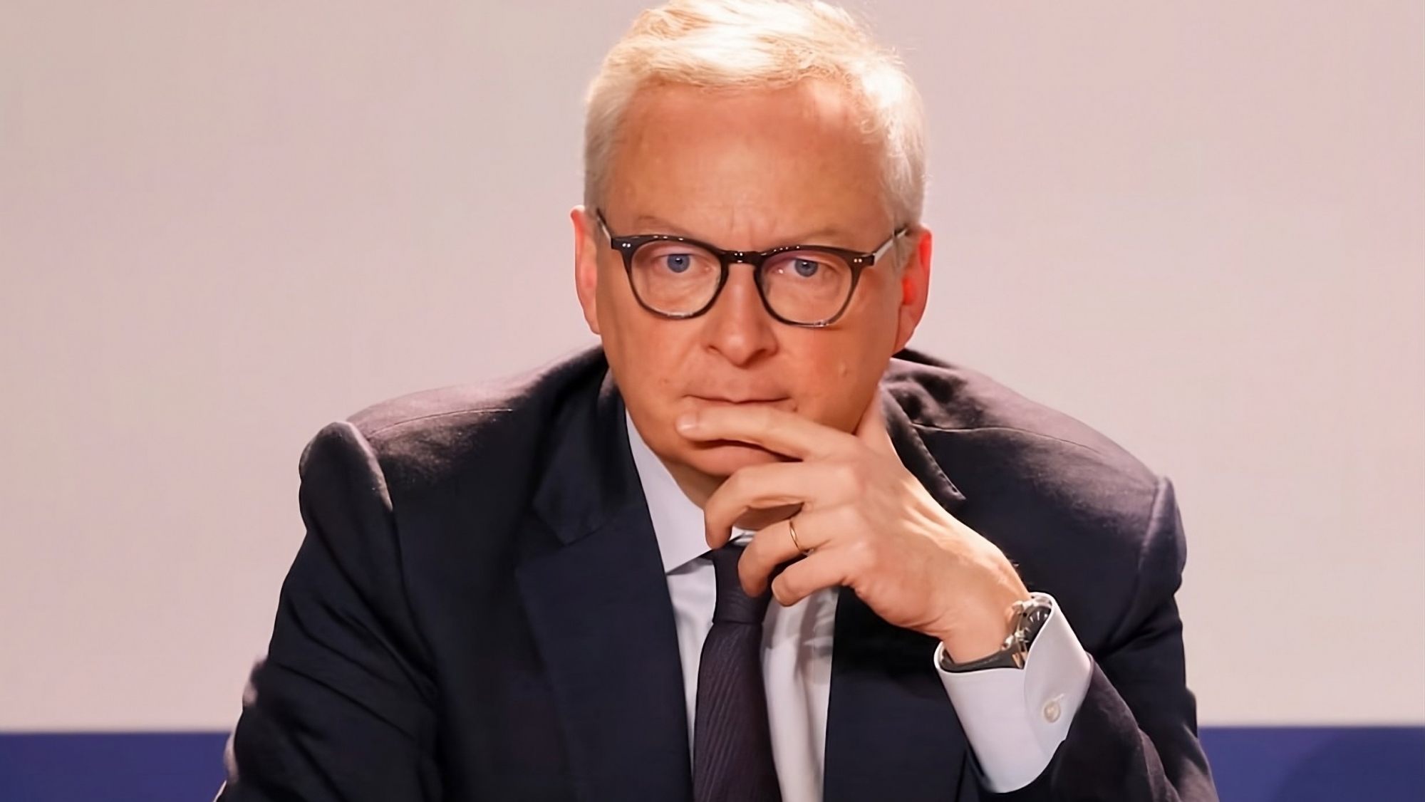 Un político francés lanza un mensaje sorprendente a Europa: "Hay que copiar e inspirarse en los coches chinos"