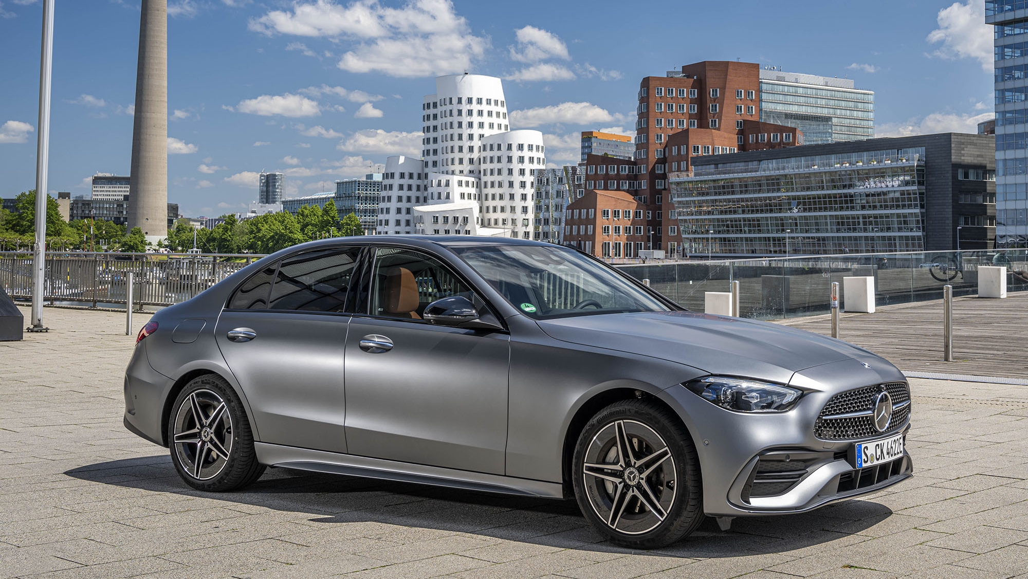 Este coche híbrido enchufable sigue siendo el sedán más admirado de Mercedes, pero ahora recorre 116 km en eléctrico