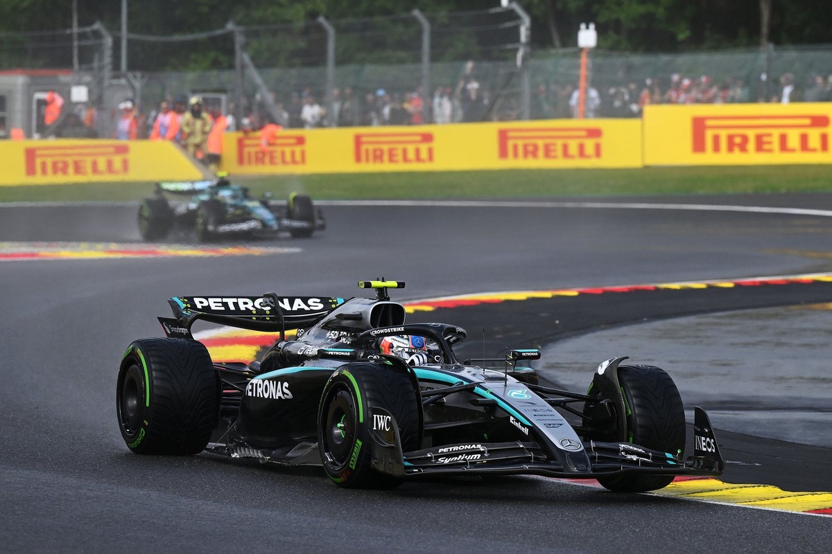 Mercedes justifica el bajón de Antonelli por los cambios en su coche #F1 #FVDigital