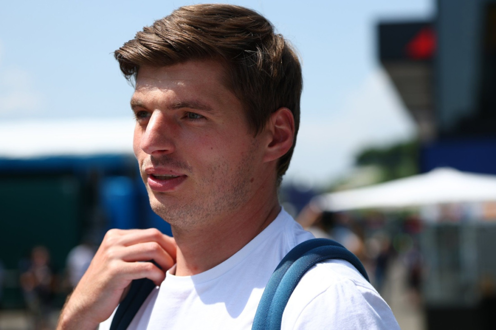 Verstappen reacciona a los rumores sobre Mercedes en Silverstone #F1 #FVDigital