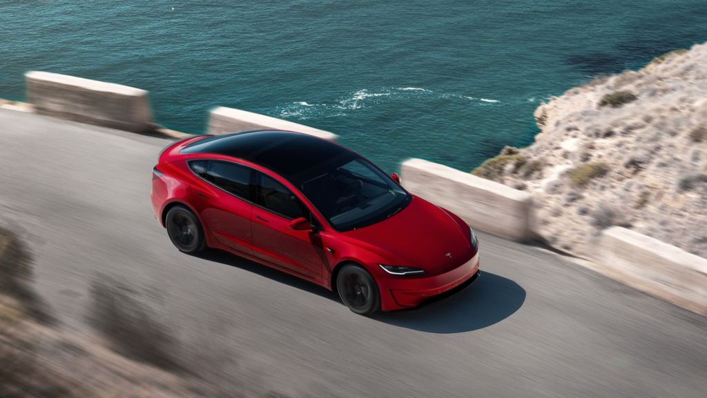 El Tesla Model 3 sube 1.200 euros por 40 km de autonomía. Esto ya ha pasado, aunque no en España (por ahora)