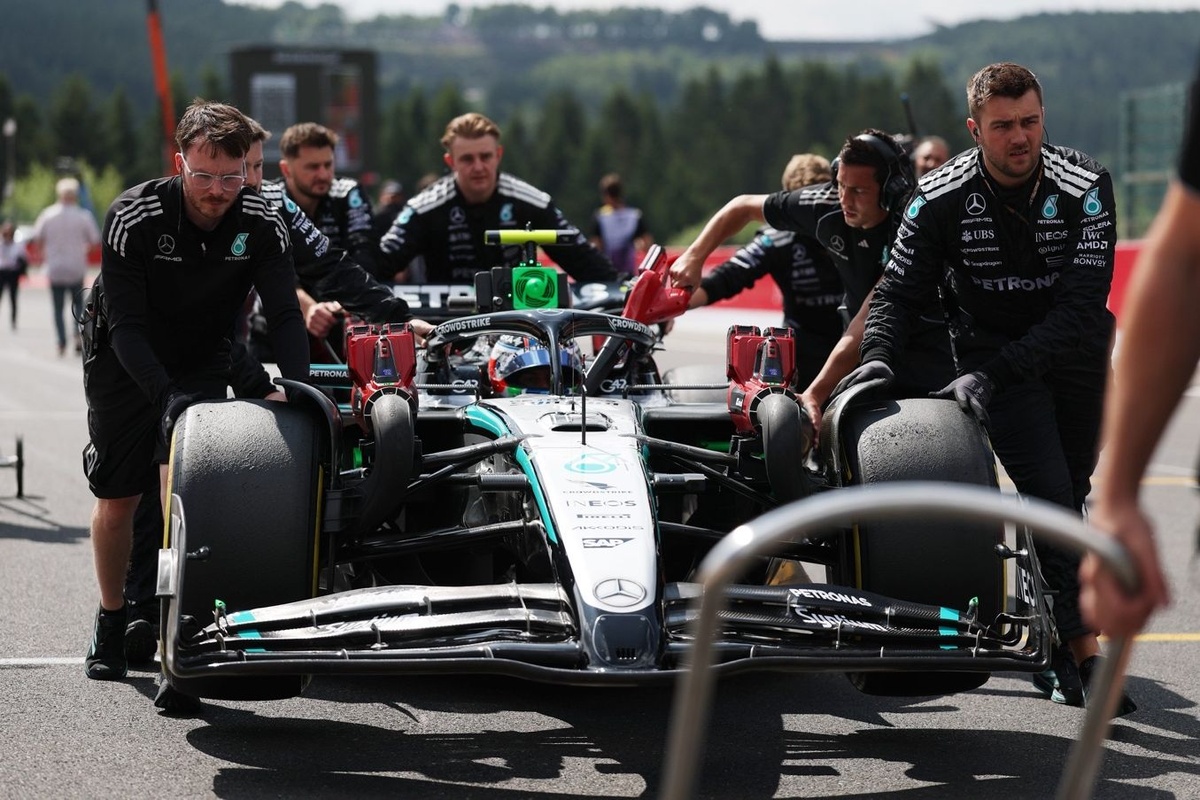 Antonelli recibe un ajuste en su Mercedes para intentar frenar su mala racha en la F1 #F1 #FVDigital
