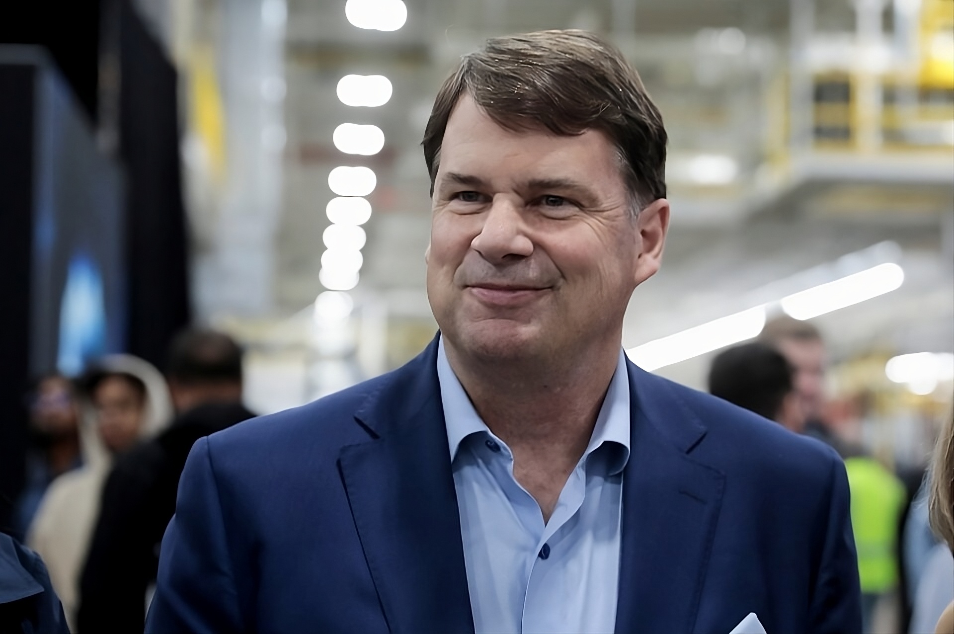 El CEO de Ford advierte sobre el peligro de la inteligencia artificial: "destruirá millones de empleos"