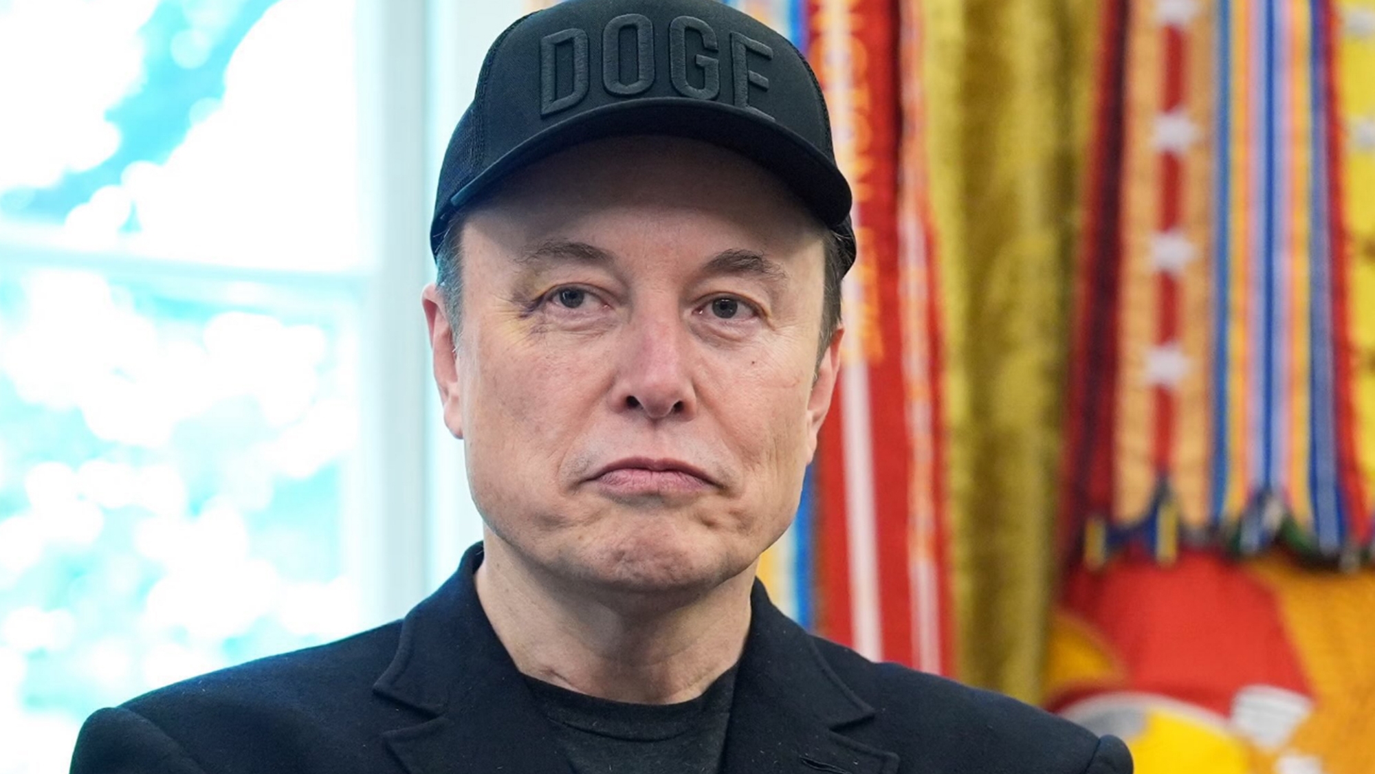 Elon Musk está desquiciado y ni quienes le apoyan como CEO de Tesla se libran de sus ataques