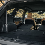 Este práctico SUV híbrido de 7 plazas alternativo a Toyota apenas gasta 1,6 litros y rinde 250 CV
