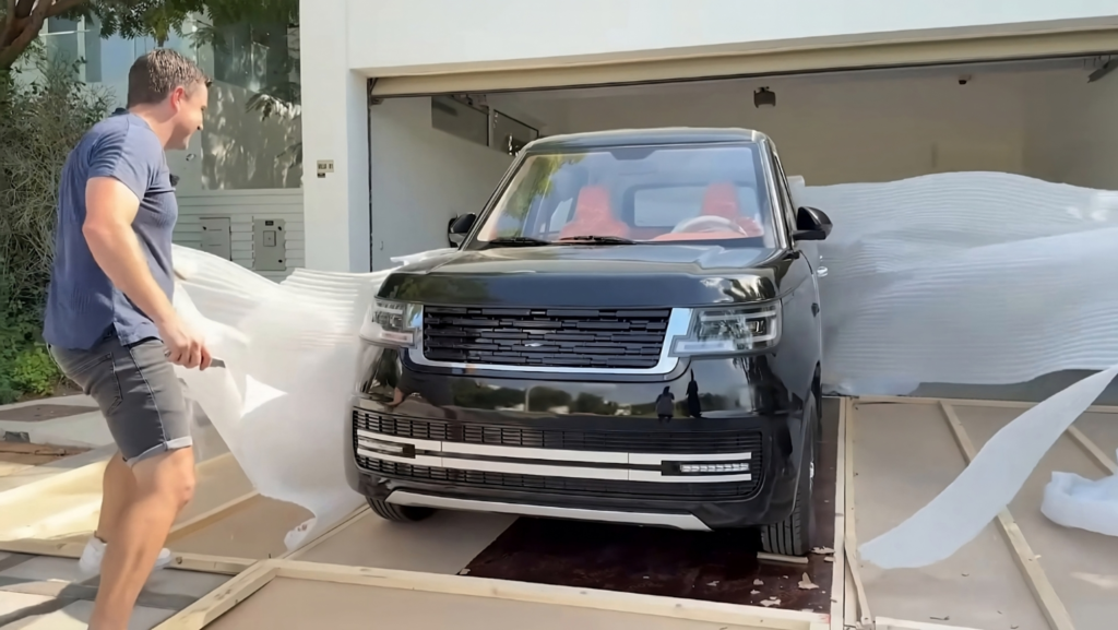 Así es el coche chino de 3.500 € que imita al Range Rover: lo compraron por internet y se llevaron una gran sorpresa