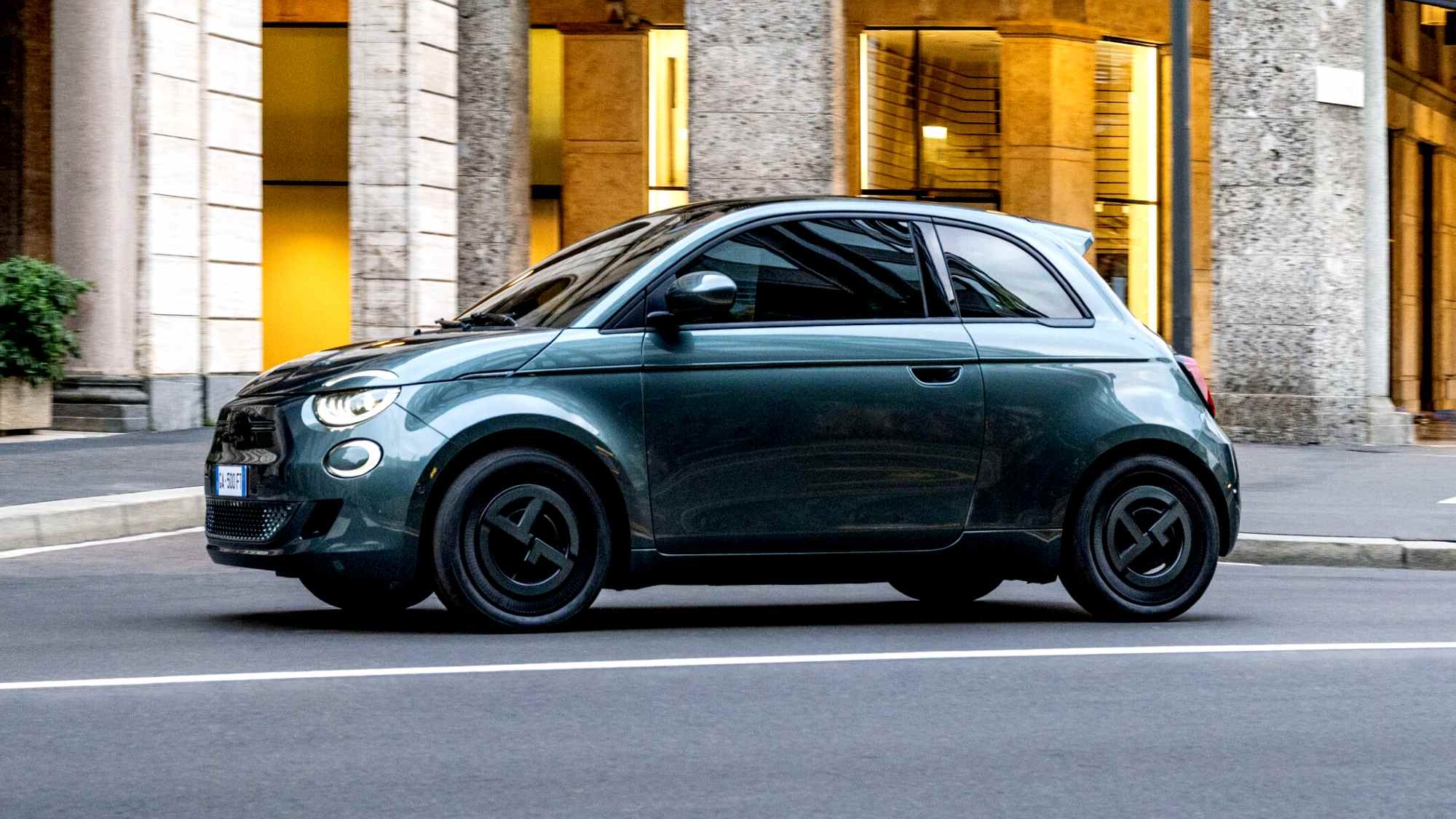 Ayudas en función de ingresos, la idea de este país europeo para incentivar la compra de coches eléctricos