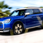 Con hasta 1.450 litros, este SUV compacto eléctrico premium es una opción familiar a tener en cuenta