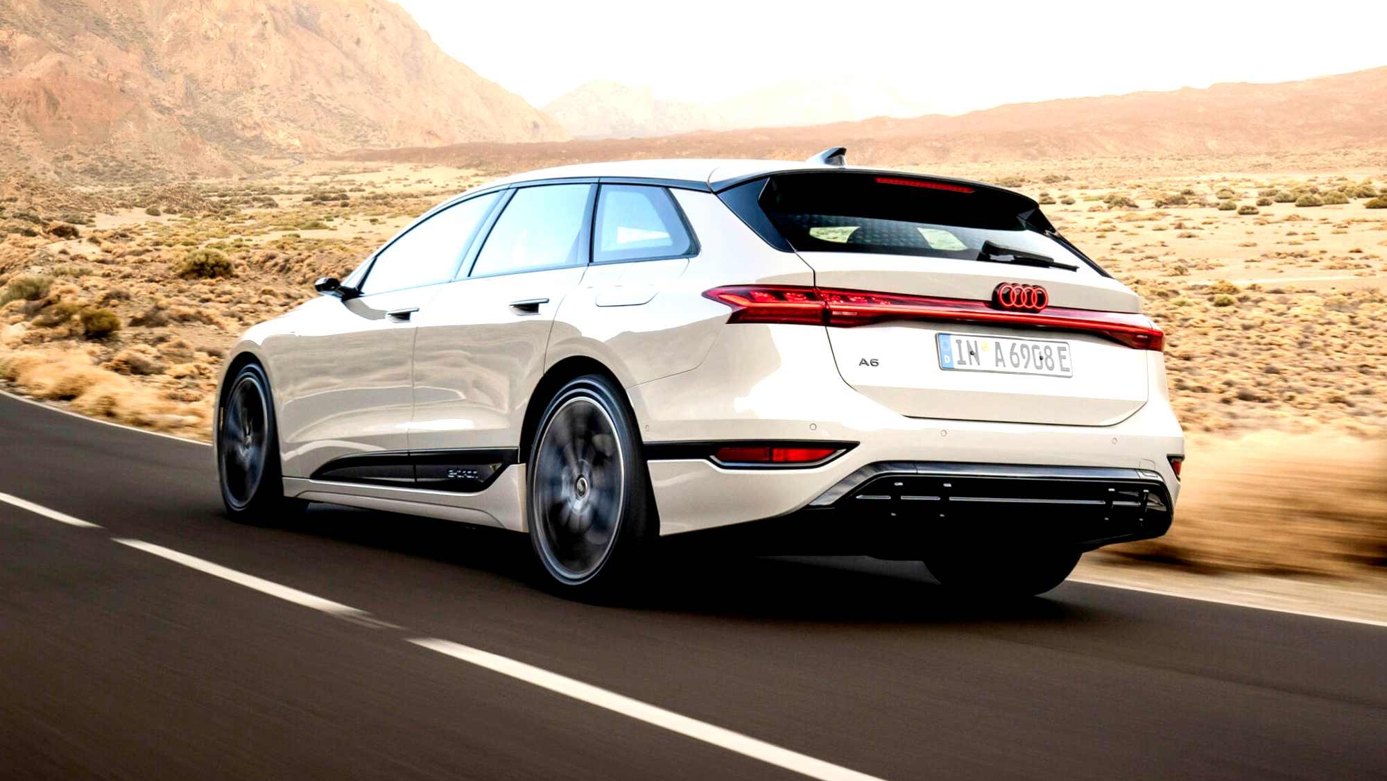 Con hasta 1.422 litros de maletero y 753 km de autonomía, este familiar eléctrico es perfecto para viajar