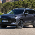 Este SUV PHEV fabricado en España ofrece hasta 90 km de autonomía eléctrica y cuesta muy poco