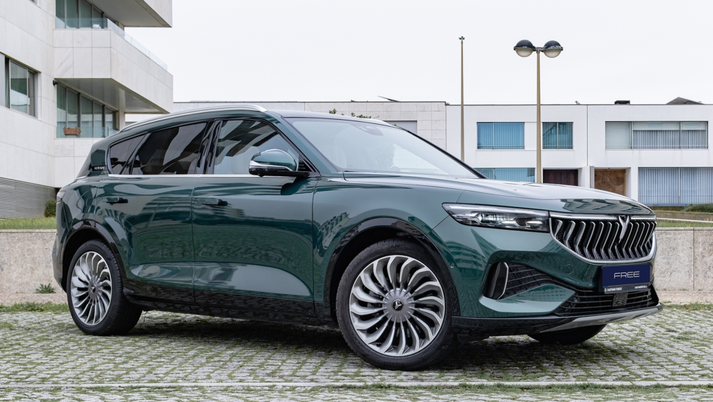 Este SUV con 500 km de autonomía es muy llamativo, 100% eléctrico y cuesta menos que sus rivales alemanes