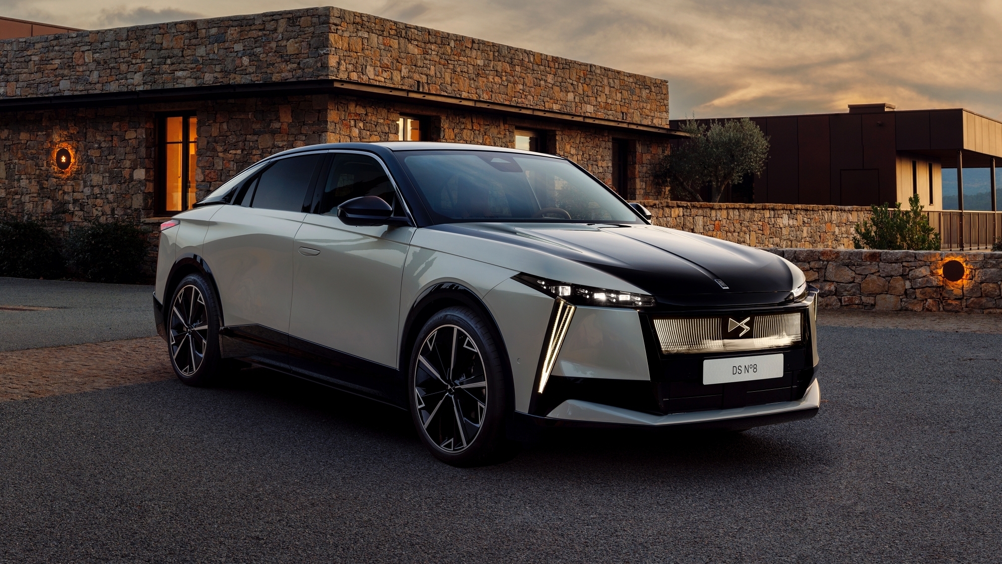 Este coche eléctrico es difícil de definir, pero su autonomía lo convierte en uno de los mejores de Europa