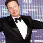 Elon Musk sigue al pie del cañón en Tesla, pero otros se han desprendido de la mayoría de sus acciones y no son buenas noticias
