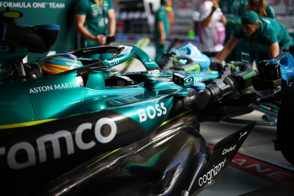 El mecanismo de Aston Martin F1 para ayudar a Alonso con su lesión de espalda #F1 #FVDigital