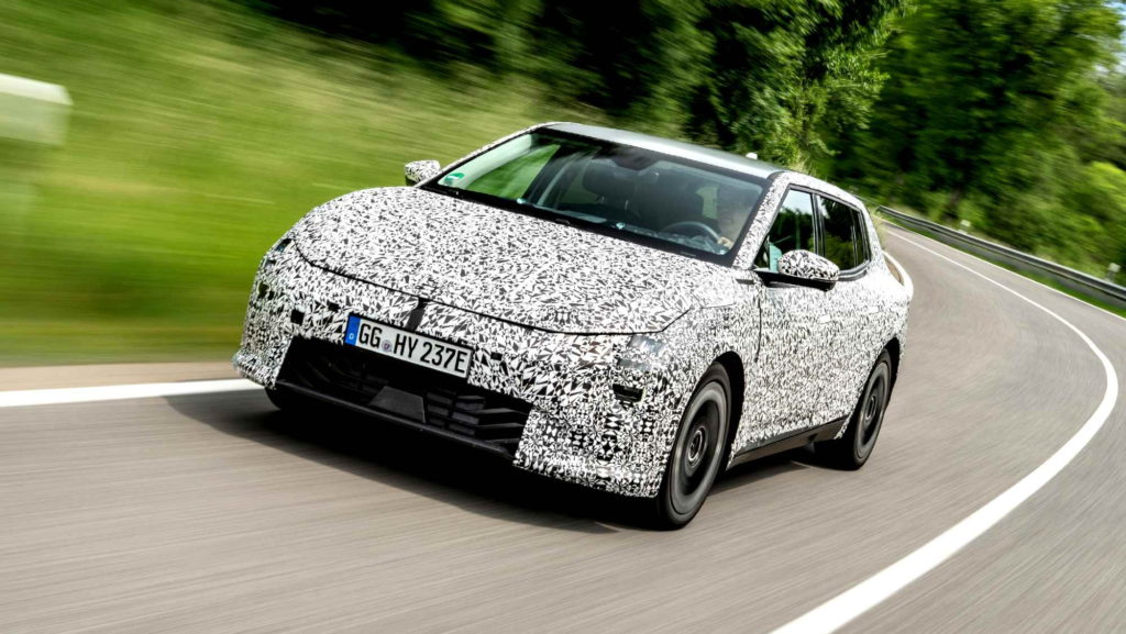 Tiembla el Tesla Model 3: la nueva berlina eléctrica de Kia demuestra tener una batería a prueba de bombas