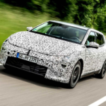 Tiembla el Tesla Model 3: la nueva berlina eléctrica de Kia demuestra tener una batería a prueba de bombas