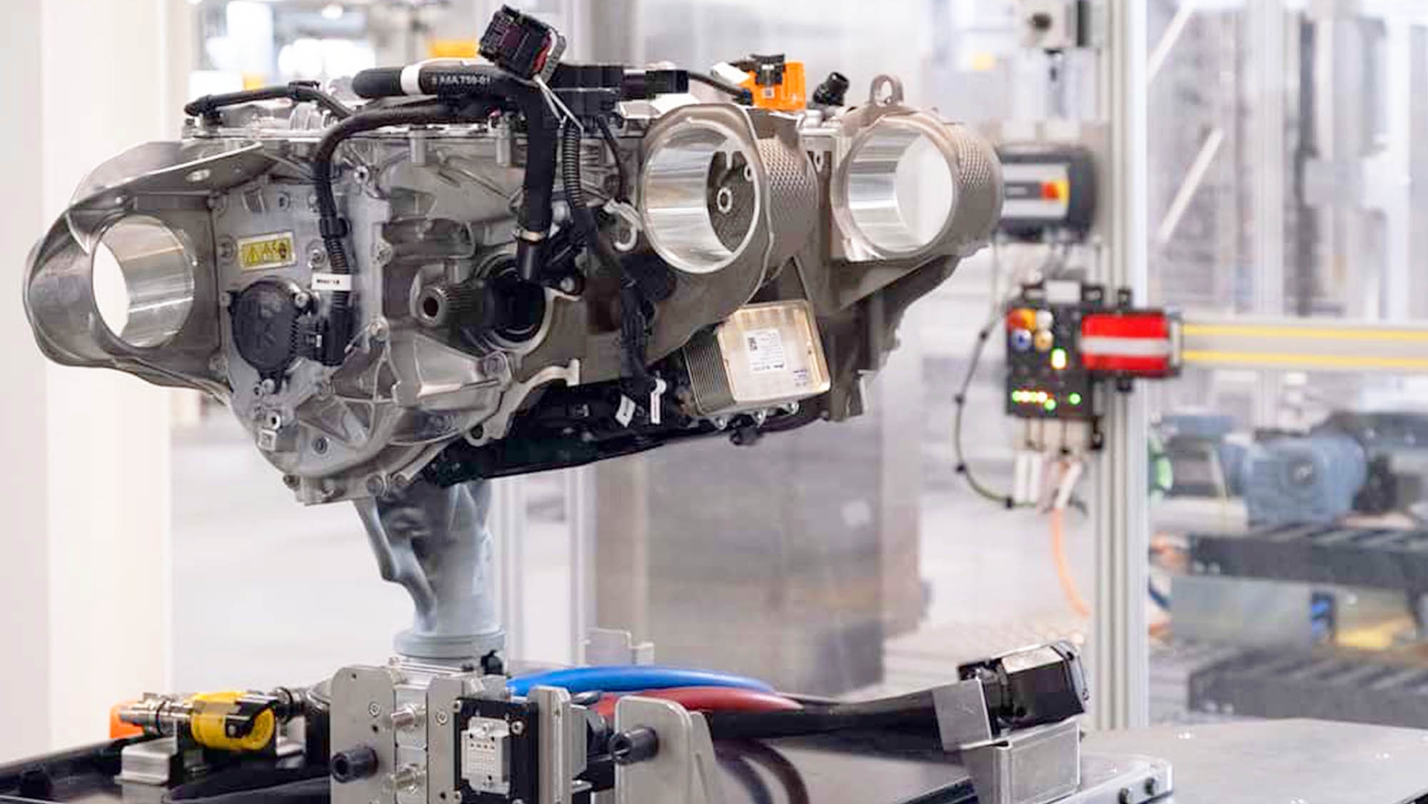 Un 30% más de autonomía en los coches eléctricos de BMW con la tecnología Gen6: 800 V, 2 motores, sin tierras raras y baterías cilíndricas estructurales