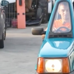 Este Fiat Panda eléctrico es el coche más estrecho del mundo: ¡en menos de 50 cm cabe todo y todo funciona!