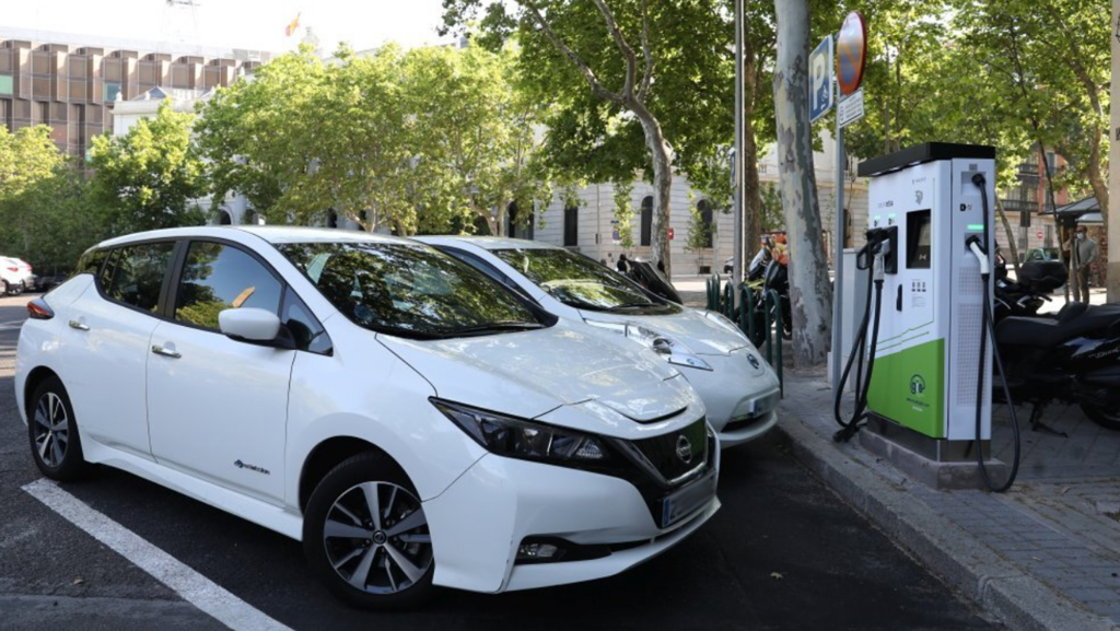 España suspende en electrificación pese a mejorar en un 35,2% el número de cargadores en el último año