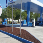 100 puntos de recarga en 2025 y 500 en 2027; el líder de las gasolineras 'baratas' apuesta por el low cost también para los coches eléctricos