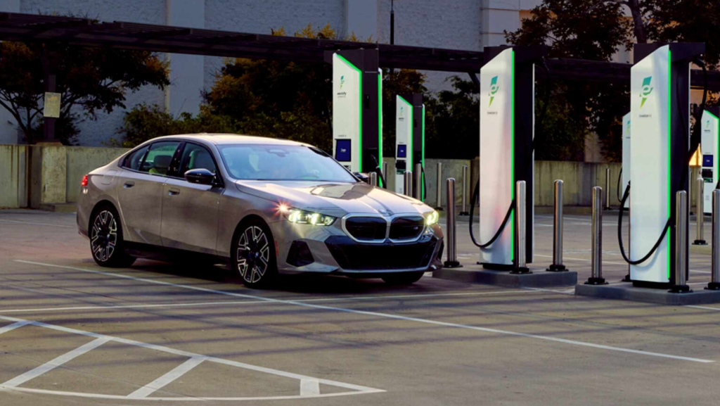 Un nuevo estudio es tajante: en cualquier tipo de situación, los coches eléctricos tienen menos emisiones que el resto de vehículos