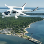 Vuelo histórico: un avión eléctrico aterriza en Nueva York tras recorrer 133 kilómetros con solo 7 € de energía