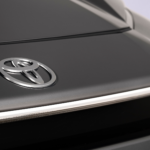 Sus híbridos son un éxito, pero Toyota quiere fabricar en Europa muchos de sus coches eléctricos