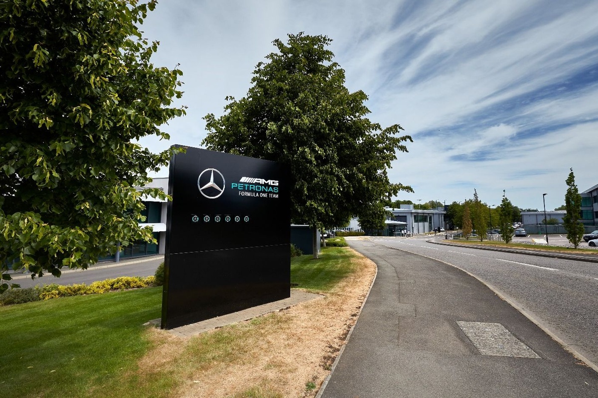 ¿Qué pasa en una fábrica de F1 durante el parón de verano? #F1 #FVDigital