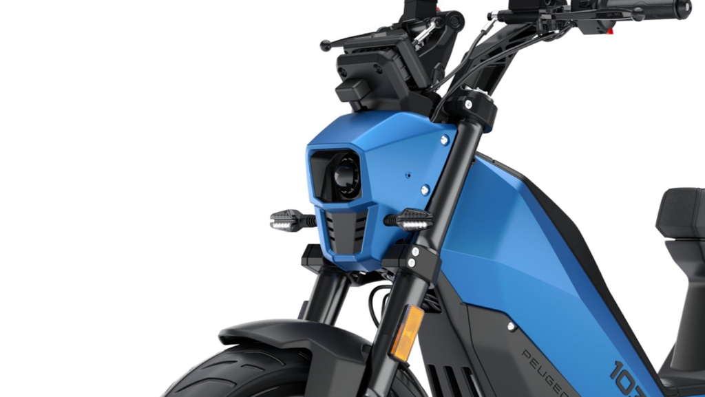 Pesa 100 kg y confirma el regreso de esta moto de Peugeot, pero ahora eléctrica, homologable como ciclomotor o '125' y con hasta 65 km de autonomía