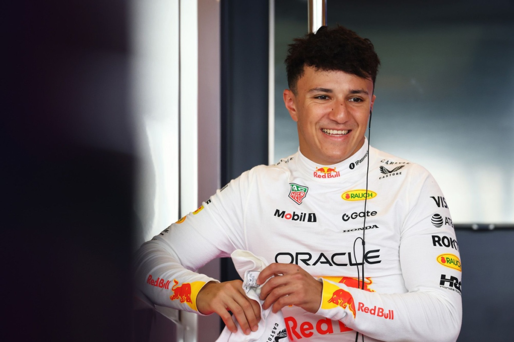 Isack Hadjar completa su primer test como piloto oficial de Red Bull en Abu Dhabi