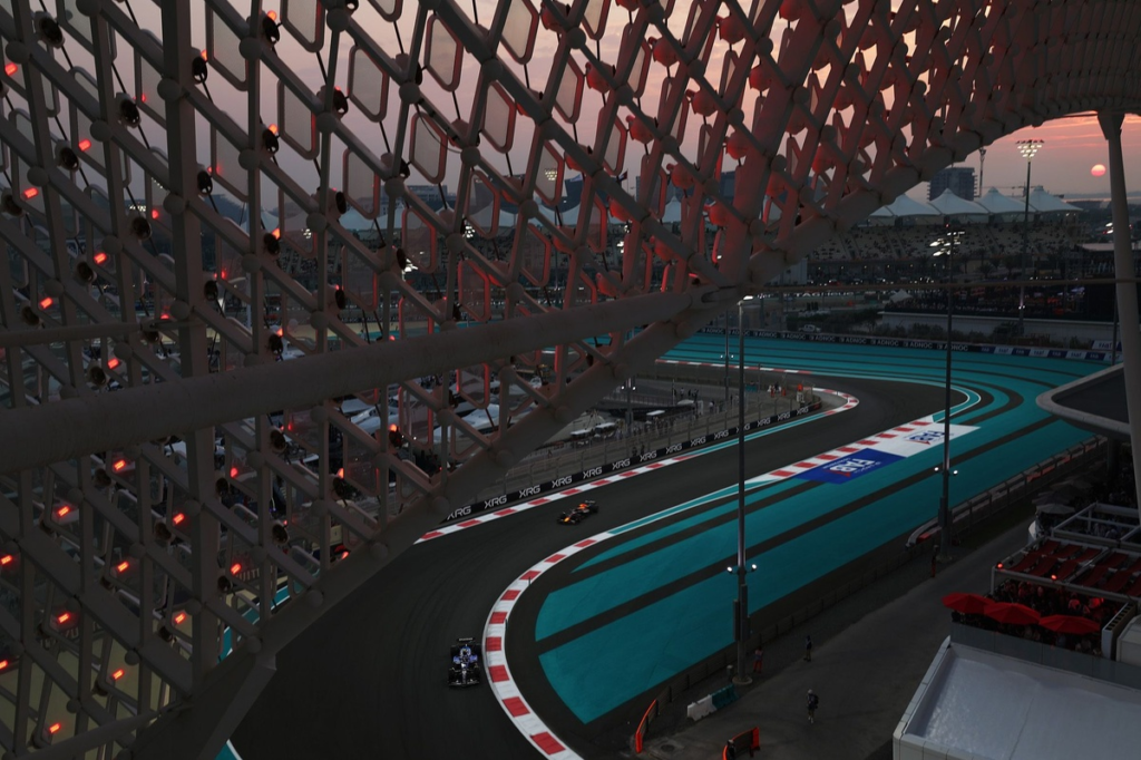 A qué hora es la carrera de F1 en Abu Dhabi 2025: ¡se decide el título! #F1 #FVDigital