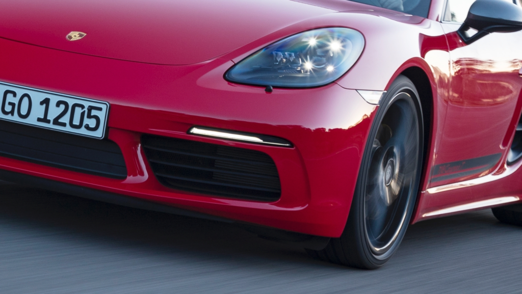 Porsche revisa su estrategia eléctrica ante bajas ventas en segmento premium