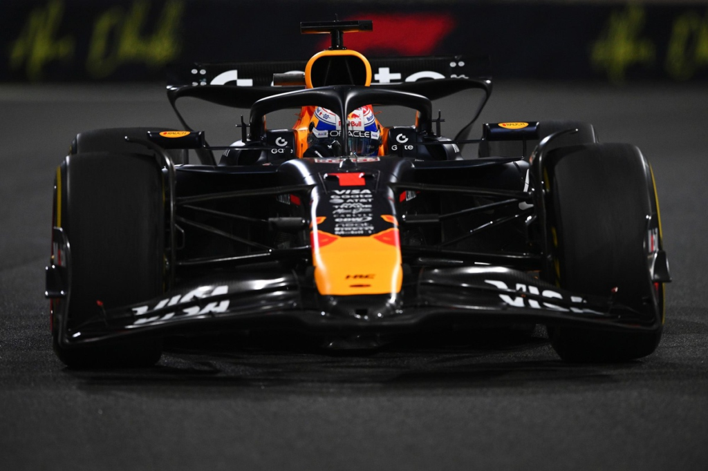 Verstappen sueña tras la pole de Abu Dhabi F1, con Norris y Piastri detrás #F1 #FVDigital