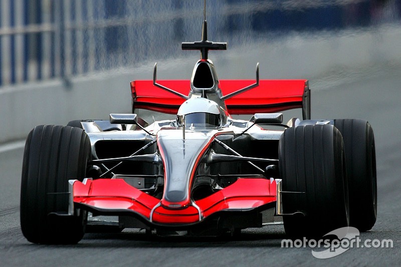 El primer test de Alonso con McLaren F1, en Jerez #F1 #FVDigital