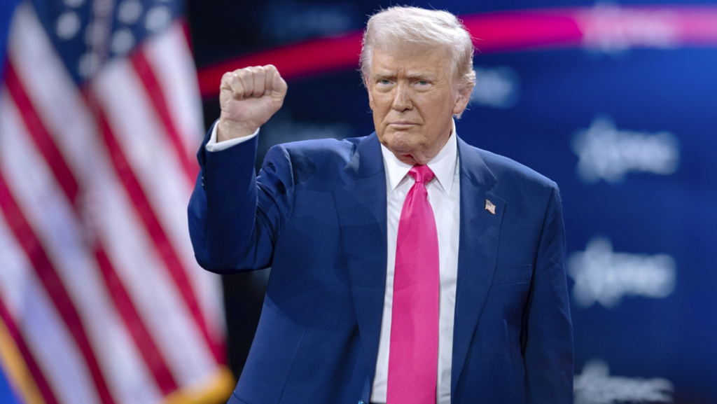 Los fabricantes de coches con motores de combustión aplauden y ganan con las recientes decisiones de Donald Trump