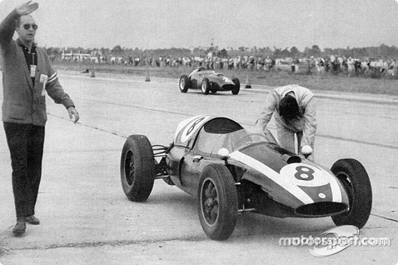 Jack Brabham empujó su coche para conquistar su primer título de Fórmula 1