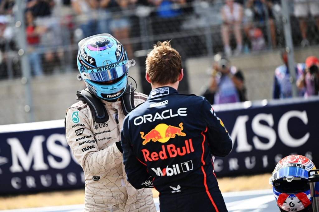 Russell aspira a un duelo por el título de F1 contra Verstappen