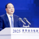 Cruzar océanos con un barco eléctrico en 3 años: la predicción que ha hecho el mayor fabricante de baterías del mundo