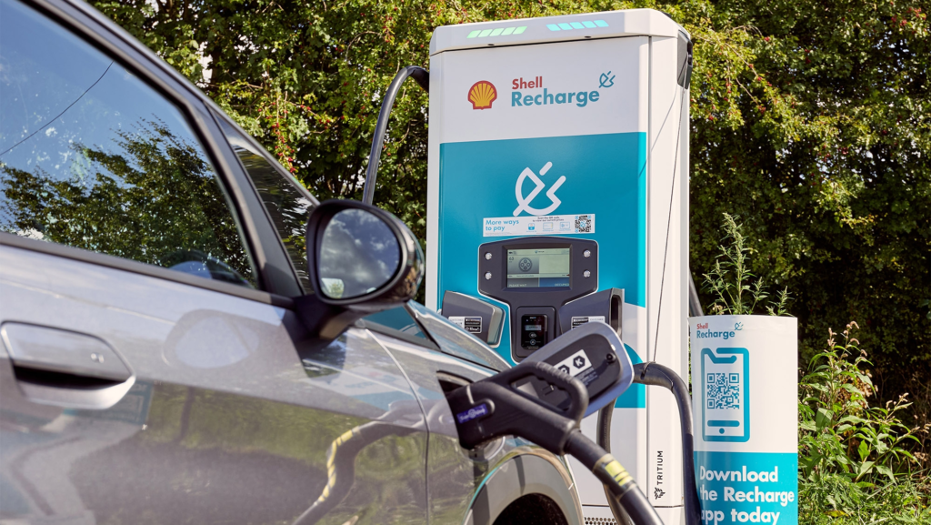 Italia obliga a Tesla, BYD y otras marcas a ofrecer datos más realistas sobre autonomía de coches eléctricos